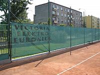 Zástena na tenisový kurt EKONOM - 65% zatienenie, rozm. 12x2 m (farba zelená) - rašlovaný úplet (PE)