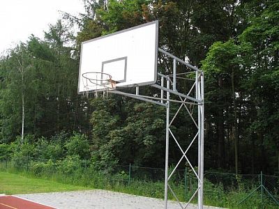 Basketbalová konštrukcia priehradová, pevná, vysadení do 2,5 m (ZN)