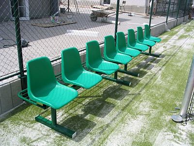 Striedačka nezakrytá - 4 ks sedákov na oceľovej konštrukcii