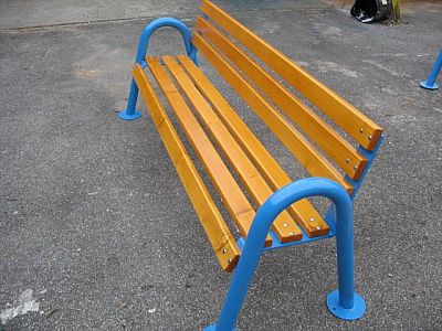 Lavička SC s operadlom a podrúčkami