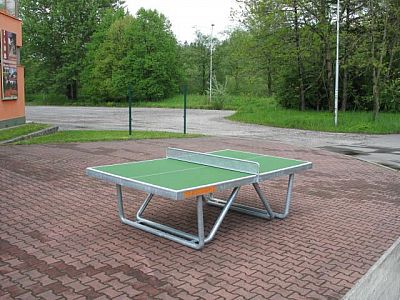 Vonkajší stôl na stolný tenis - pevné nohy - okrúhly profil