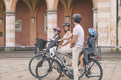 Detská sedačka na bicykel Bellelli B-ONE CLAMP s upevnením na nosič bicykla čiernočervená