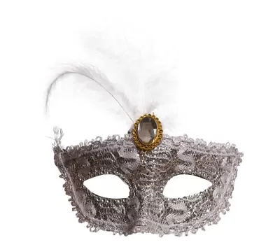 Bílá karnevalová škraboška s peřím