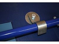 Kotvenie bránky 5x2 m proti prevráteniu do pevných povrchov (podláh, betónových povrchov pod.)