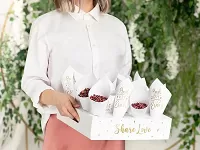 Kornútky na konfety biele - Best day Ever 16 ks - na podstavci