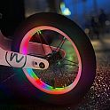 Dětské odrážedlo NILS Fun RB901 s 12" pumpovanými koly a LED růžové