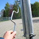 Volejbalové sloupky (ZN), prům.102 mm, s napínacím šroubem + pouzdra a víčka, (CERTIFIKÁT)