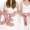Foliový nápis BRIDE TO BE v rose gold barvě 340 x 35 cm