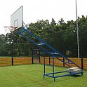 Basketbalová konstrukce pojízdná - mobilní, exteriér, sklopná, vysazení 2 m, lakovaná